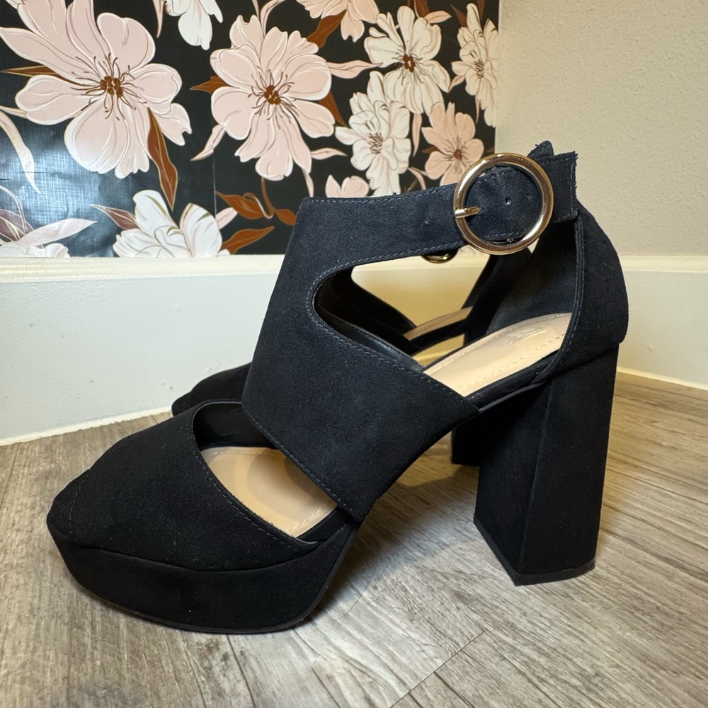 H&M • Black High Platform Block Heel Sandals